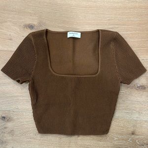 Aritzia Babaton Sculpt Squareneck Top